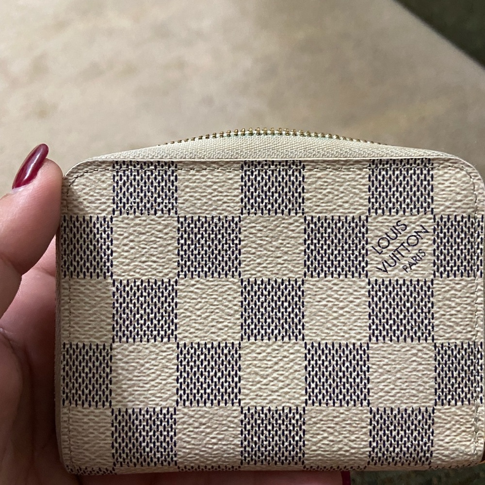 Authentic LV Zippy Wallet
